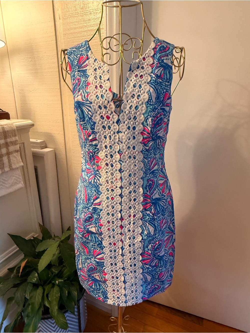 Lilly Pulitzer Blue & Pink Paisley V-Neck Shift Dress